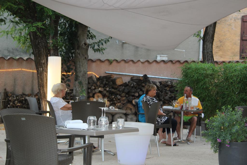 Le Clos Des Acacias Signes Exterior photo