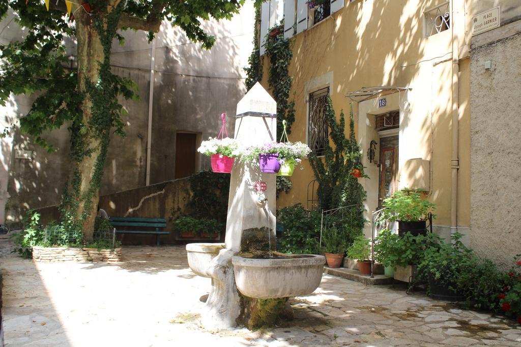 Le Clos Des Acacias Signes Exterior photo